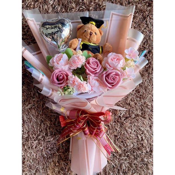 Buket bunga ultah, Buket wisuda hadiah untuk pacar