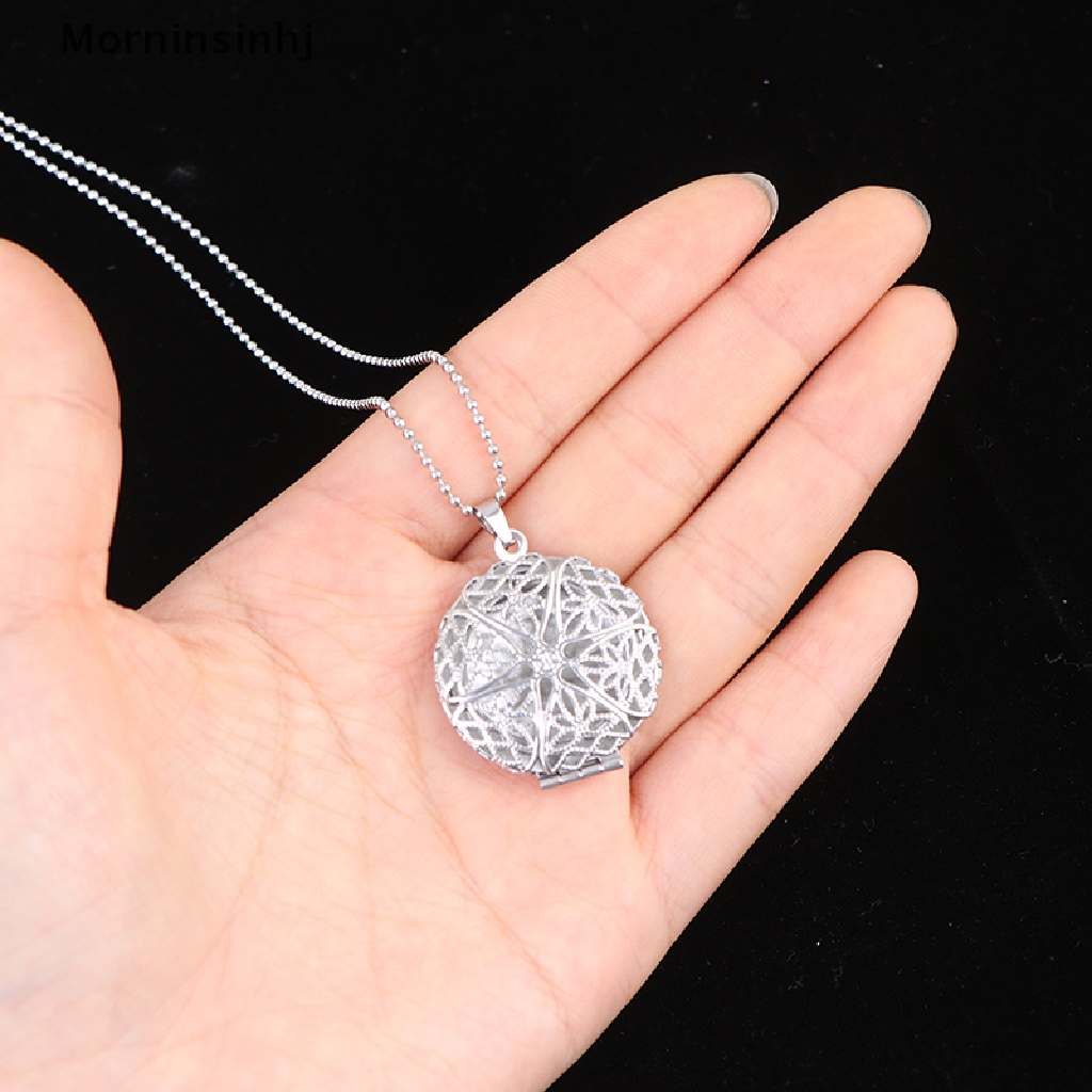 Mornin Kalung Rantai Liontin Locket Foto Desain Ukiran Unik Dapat Dibuka