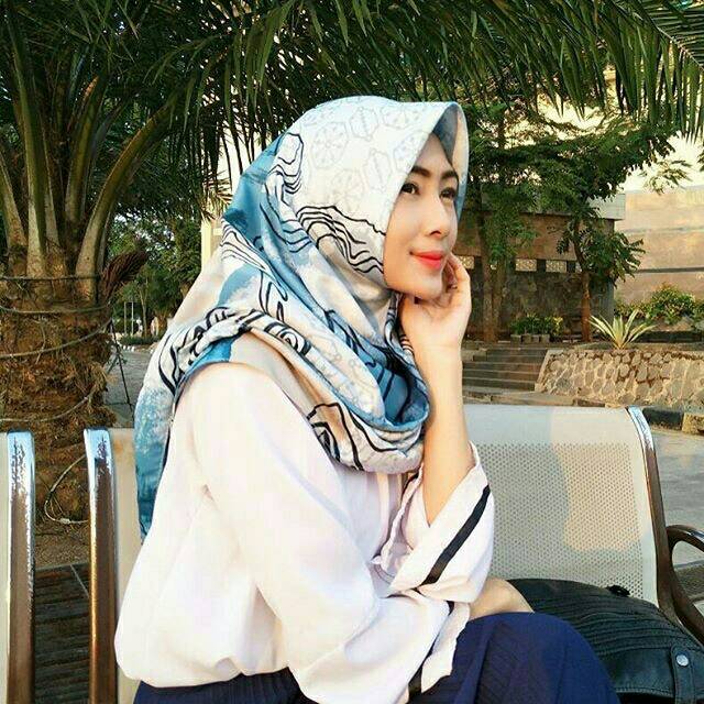 Maxmara Tropical motif Kaguya Riamiranda