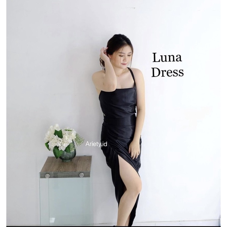 Ariety Black Satin Dress Backless