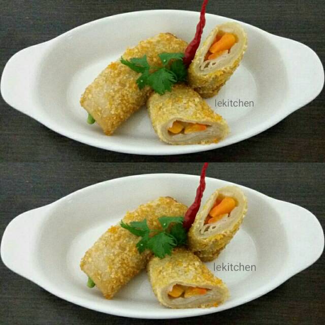 Ramekin oval putih dengan handle