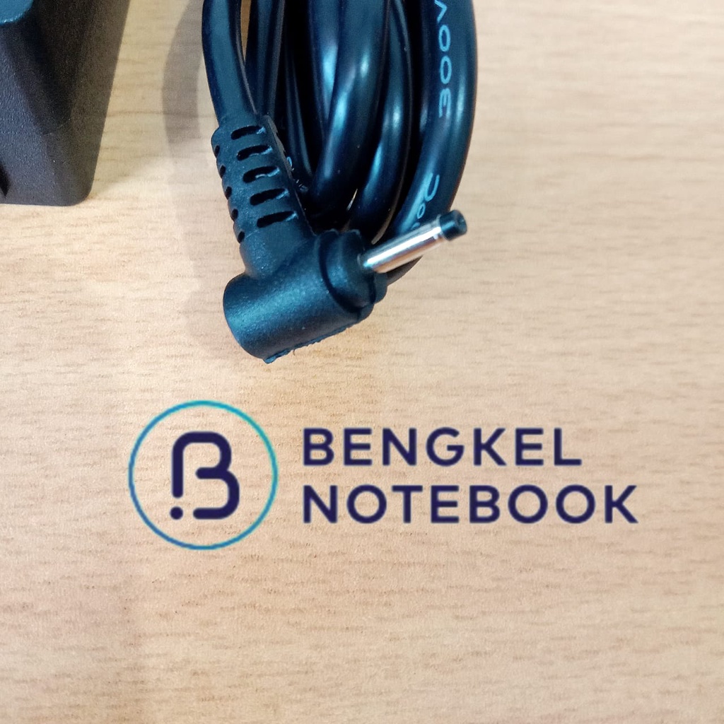 Adaptor/ Charger Asus 1015P 1015E 1025C 19v 2.1a Size 2.5x0.7mm