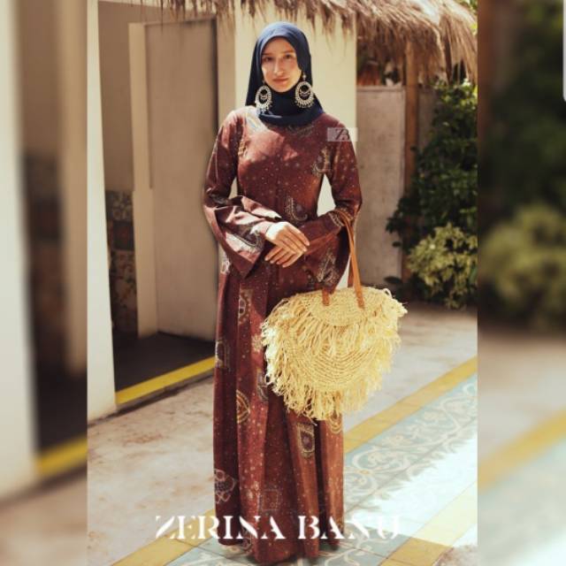 Yumna dress zerina banu