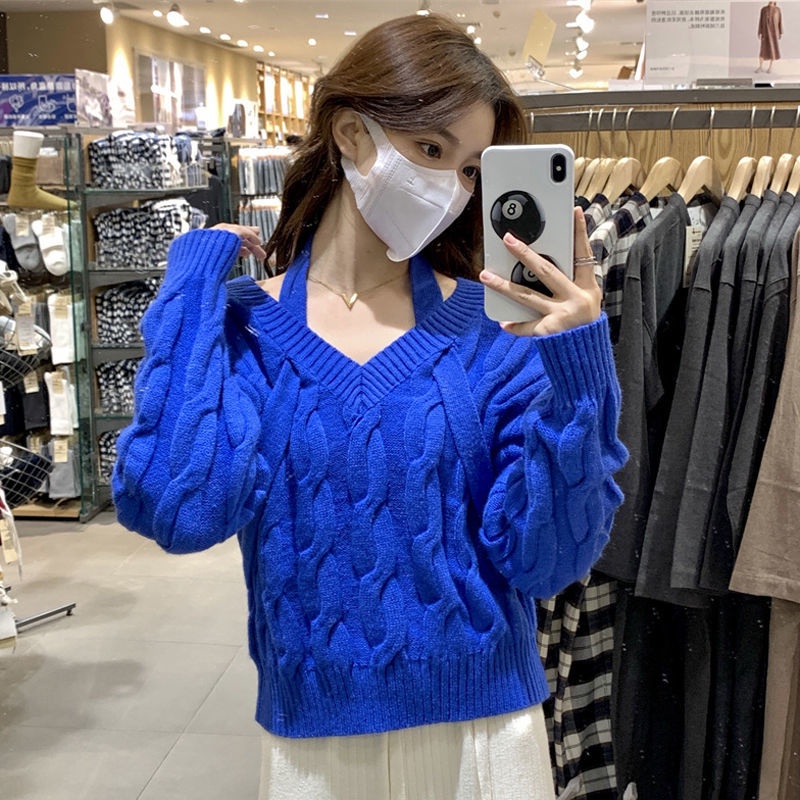 2021 Musim Dingin Baru Klein Blue Cable Sweater Wanita Versi Korea Desain Ramping Halter Leher Rajut