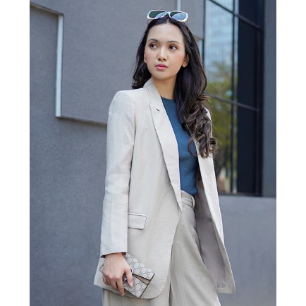 Benang Jarum x Buttonscarves Kara Blazer Beige