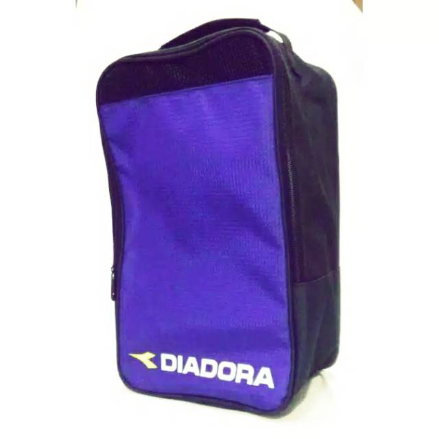 Tas Sepatu olahraga merek DIADORA bagus
