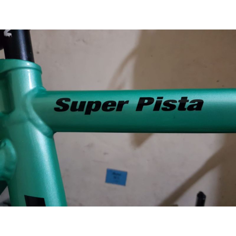 

Sticker cutting sepeda super pista ukuran 12 cm × 1,3 cm