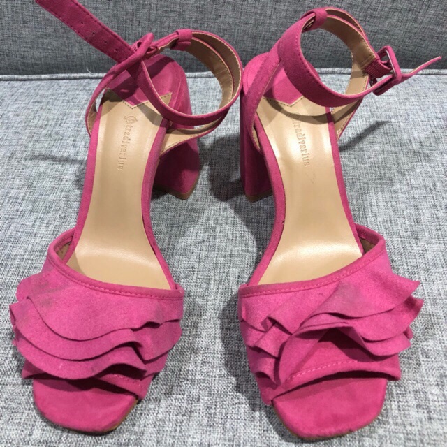 Preloved Stradivarius Heels