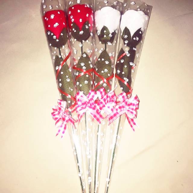 

Bunga flanel untuk hadiah