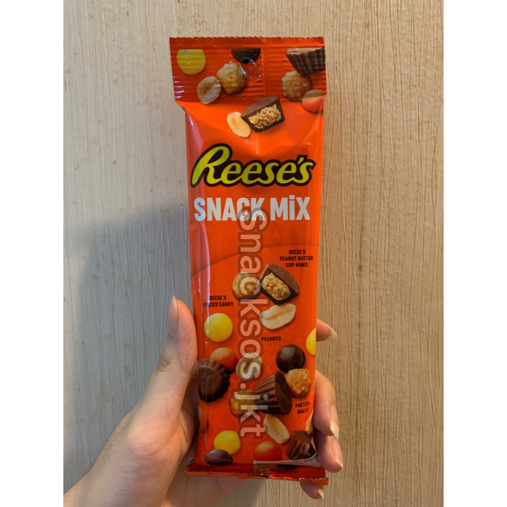 REESE'S MILK CHOCOLATE SNACK MIX - REESES PRETZEL PEANUT PIECES