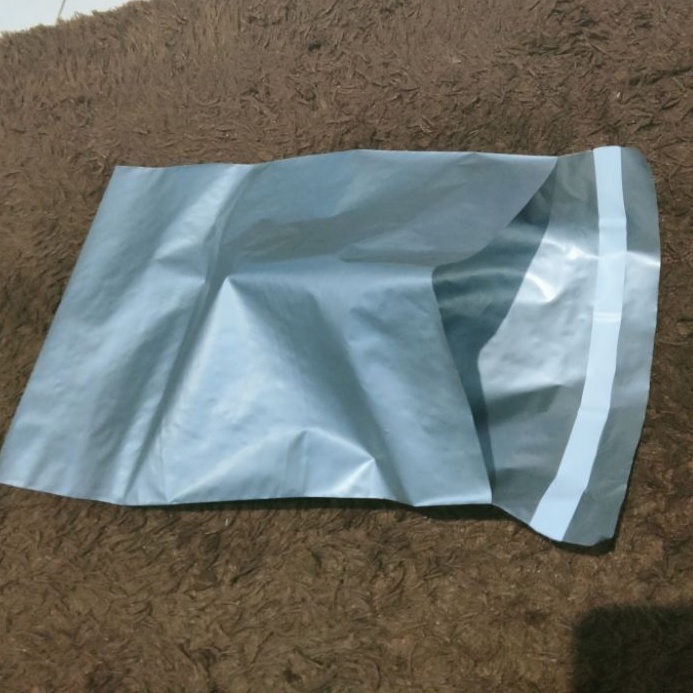 

PLASTIK POLYMILER WARNA SILVER 25 X 35