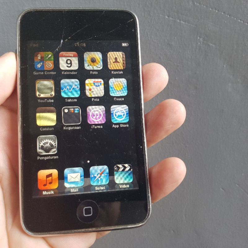 Apple iPod Touch 2nd Gen 32GB SECOND