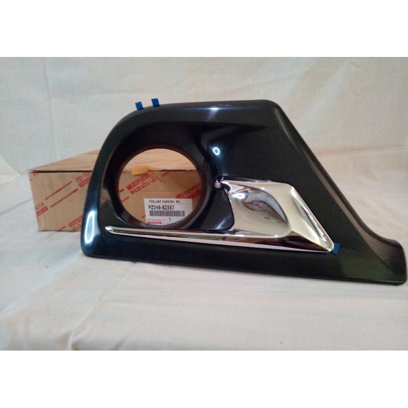 FOGLAMP GARNISH RH  (PZ049-BZ557) AVANZA LUXURY