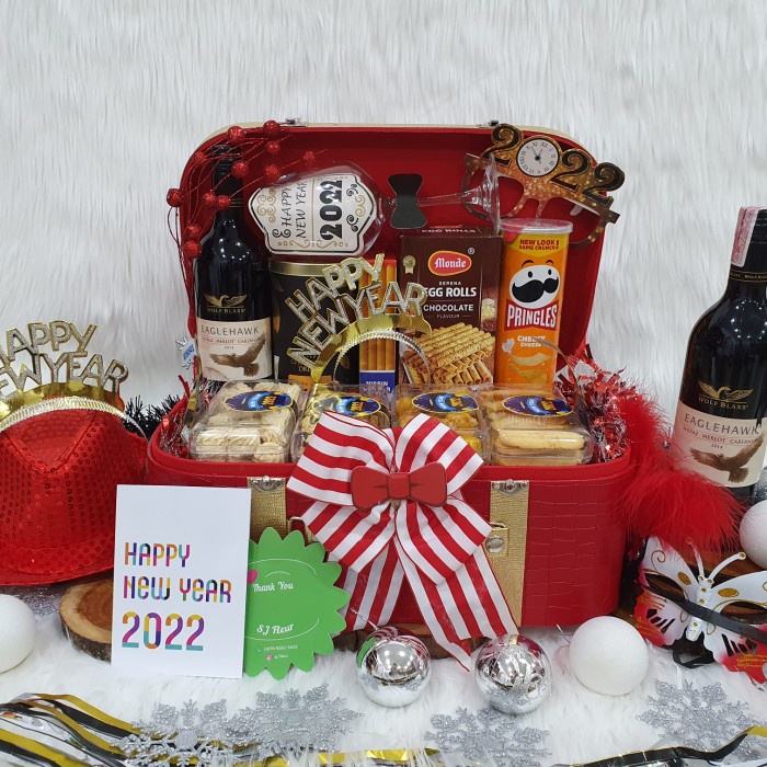 

Paket hampers tahun baru happy new year parcel kue kering wine