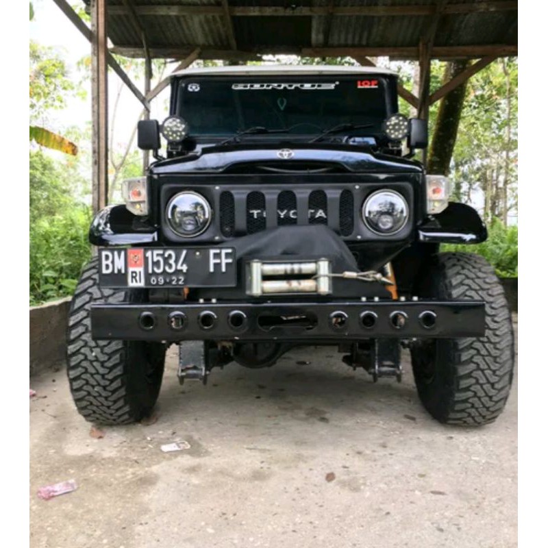 grill model HUMER Toyota FJ40