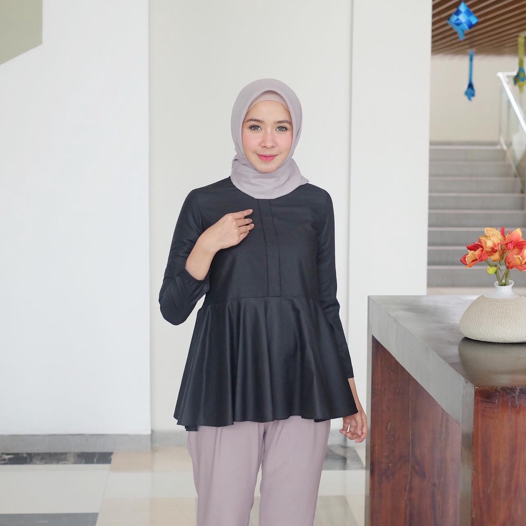 Baju Wanita Atasan MINA TOP in Black