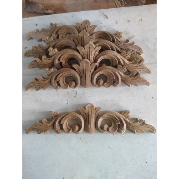 ornamen ukiran kayu jati tempel