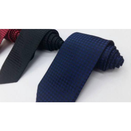 ▲ Dasi import hitam motif merah motif dasi dongker motif dasi biru navy dasi maroon dasi kotak catur
