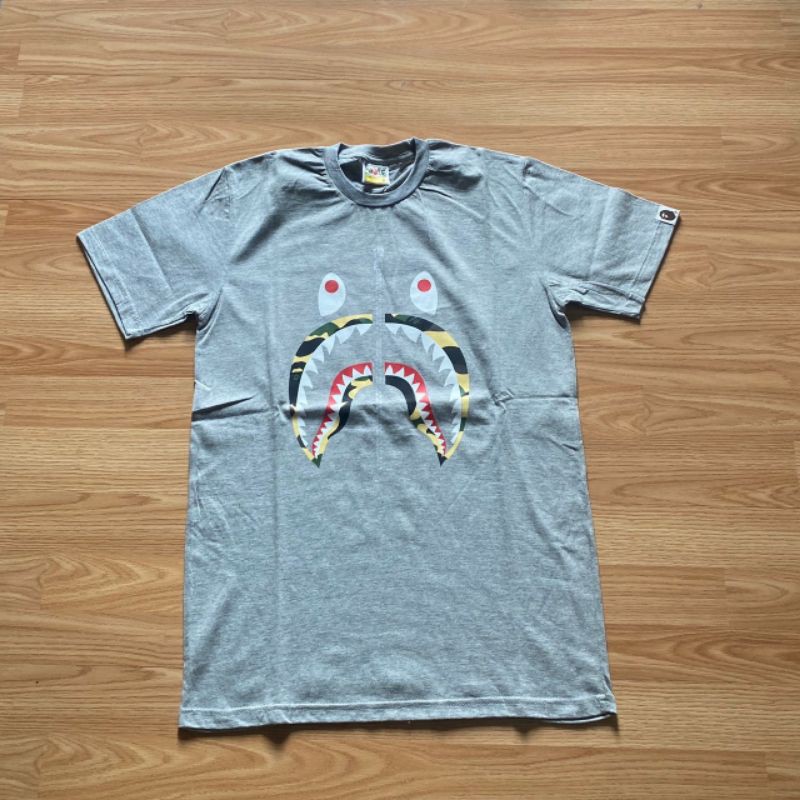 A bathing ape T-shirt/kaos