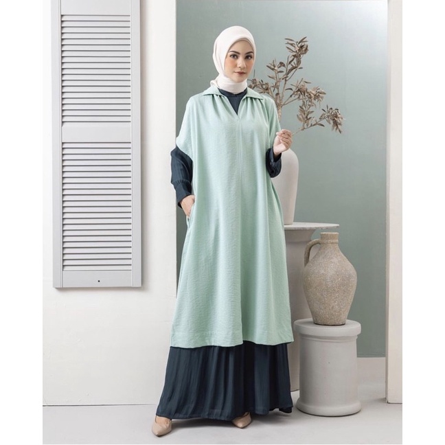 Preloved Sora Blouse size M by Heaven lights