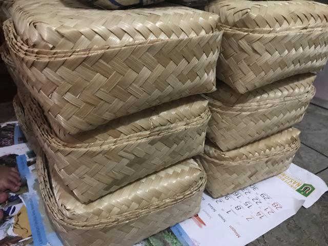 (b2001) Sepasang Besek Natural 20 X 20 X 8 Cm Anyaman Bambu Natural Besek Bambu Murah Nasi Box