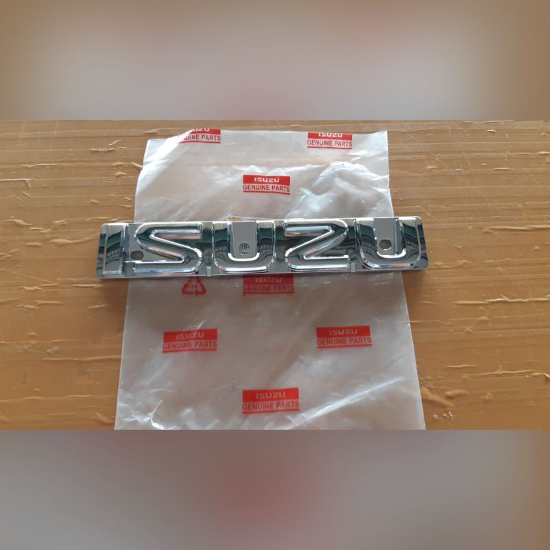 Emblem Grill Isuzu Panther