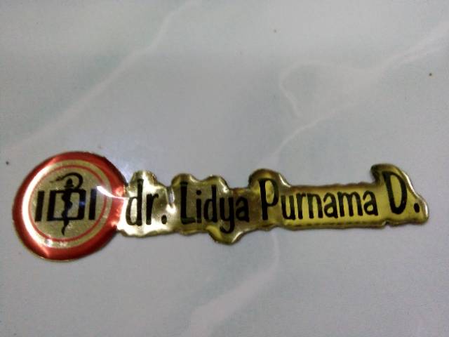 Nama dada / name tag ukir peniti