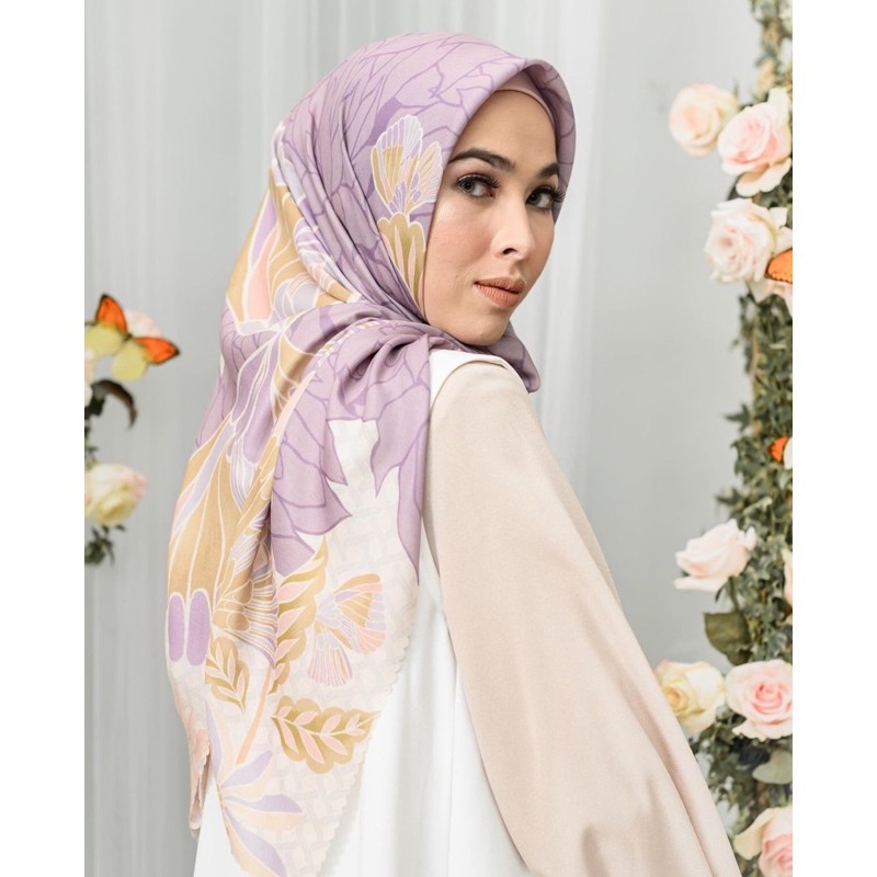 Papillon Scarf by Wearing Klamby