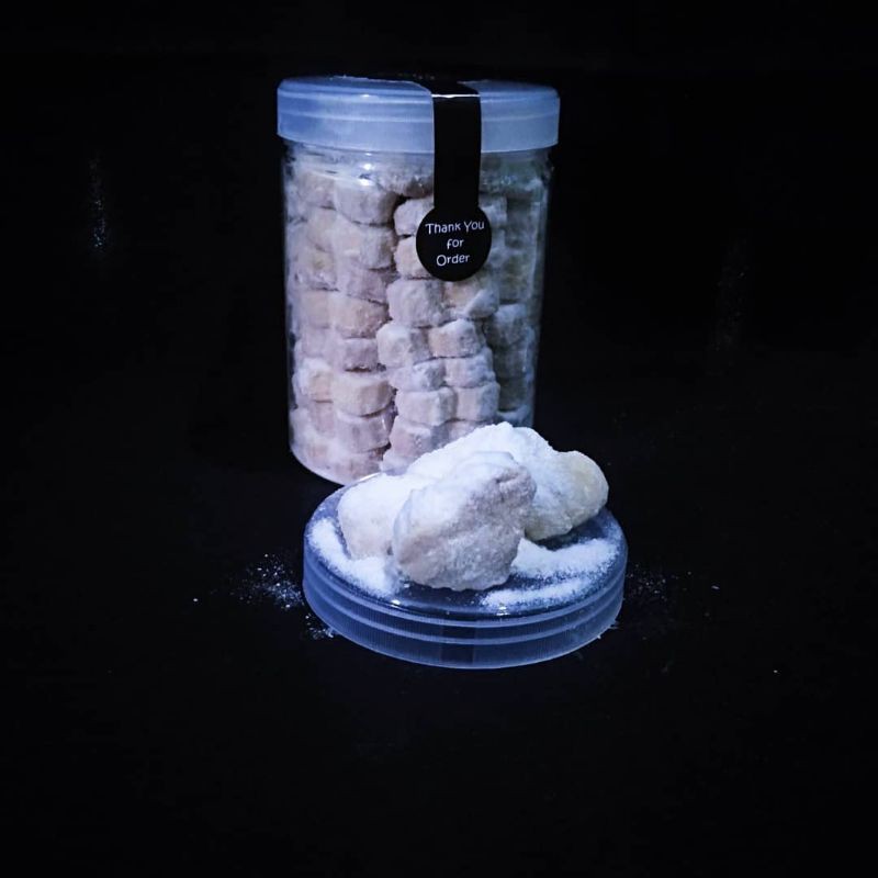 

kue putri salju (800ml).