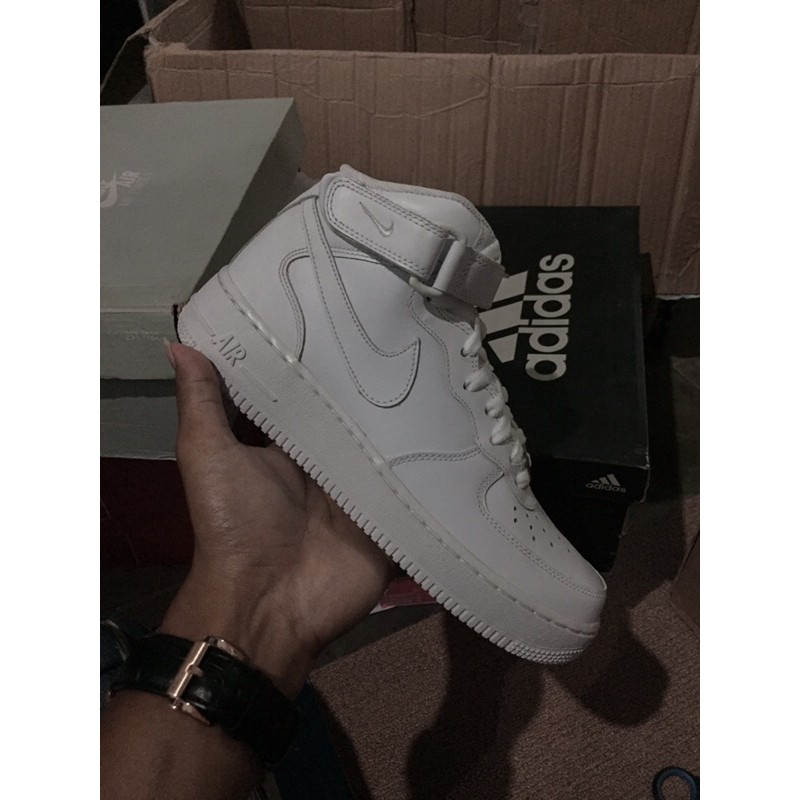 Women’s Nike Air Force 1 ‘07 MID BNIB original
