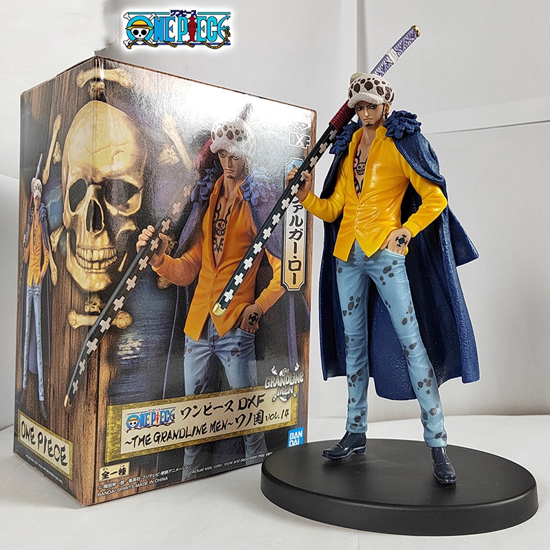 Action Figure Anime One Piece Trafalgar D. Mainan Action Figure Model Jubah Air Tertawa Untuk Dekorasi Rumah / Hadiah Anak