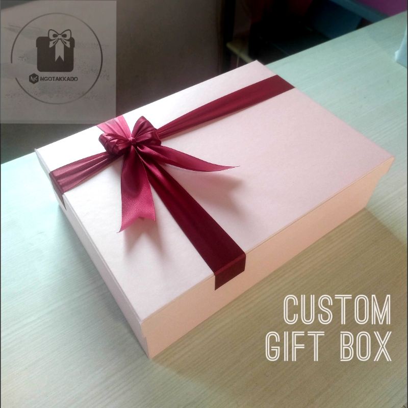

KOTAK KADO/HAMPERS UKURAN 33X23X10 & 28x20x7 PREMIUM TEBAL