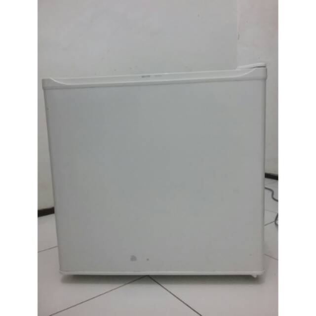 Lemari es kulkas 1 pintu