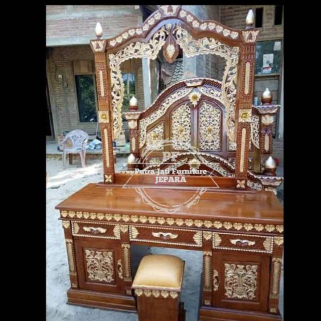 Meja rias ukir kayu jati Jepara Tolet klasik unik model gebyok