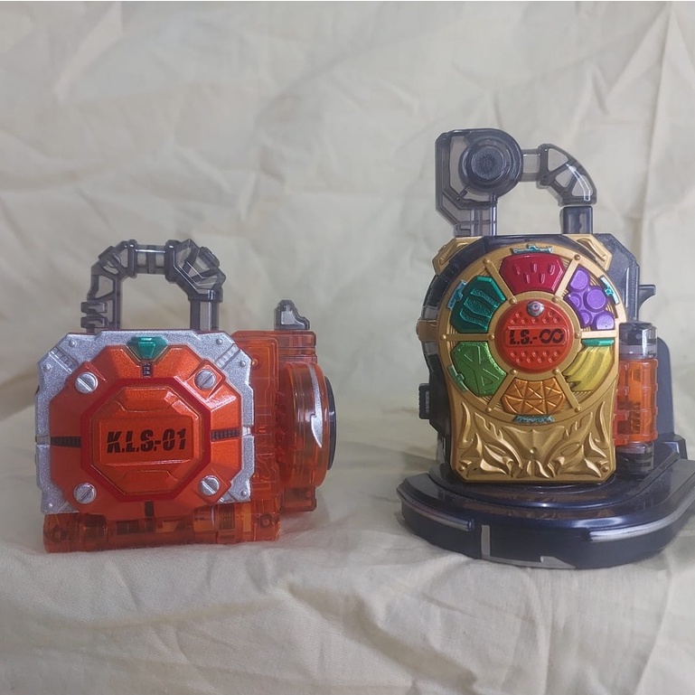 Kamen Rider Gaim DX Kachidoki & Kiwami Lock Seed Set
