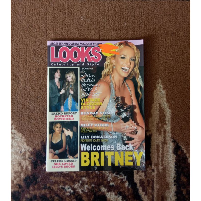 Britney spears mini majalah looks oktober 2008