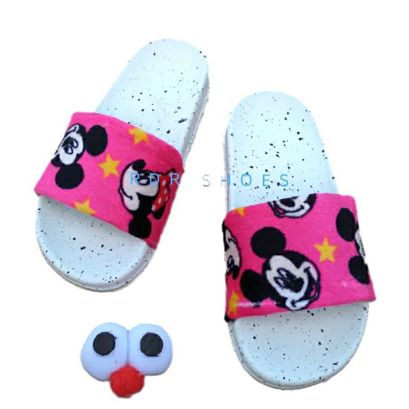 RDR sandal bulu mickey bisa couple ibu anak