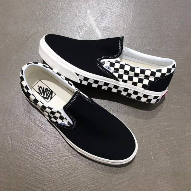 vans sidewall checkerboard