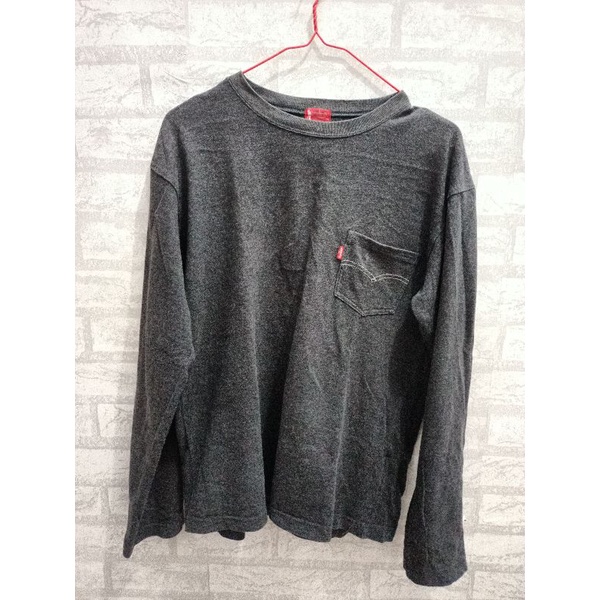 Preloved kaos tangan panjang Levis
