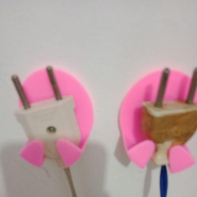 Power Plug Socket Holder / Gantungan Kepala Colokan Stop Kontak Hook 20gr