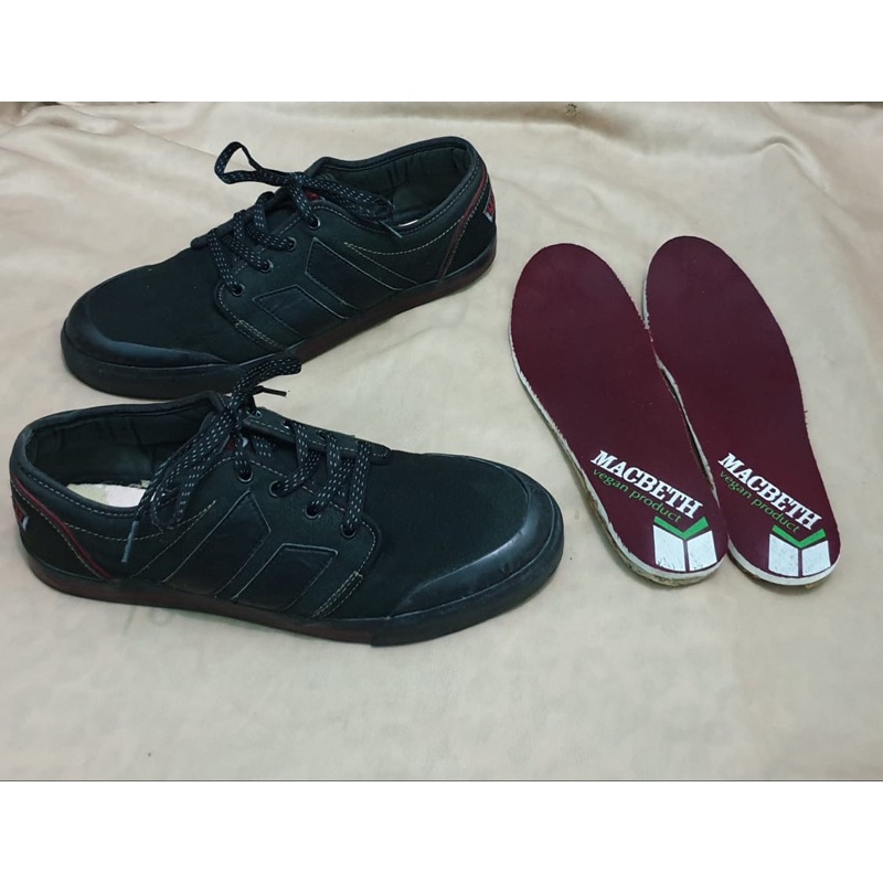 Macbeth Wallister Black Red Second 100% Original Resmi