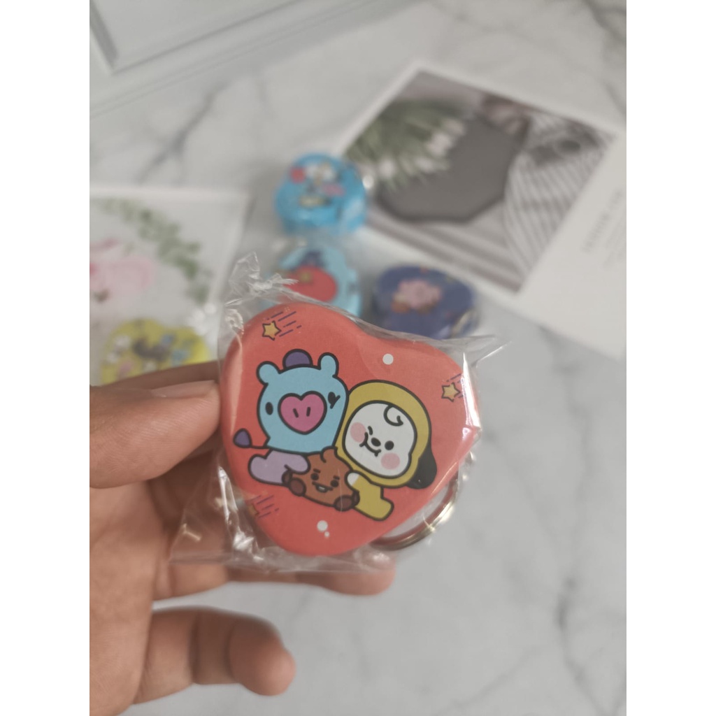 Gantungan Kunci BT21 BTS Motif Love