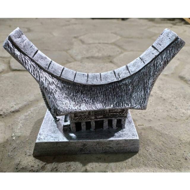 Pajangan Miniatur Rumah Adat Tongkonan Tanah Toraja