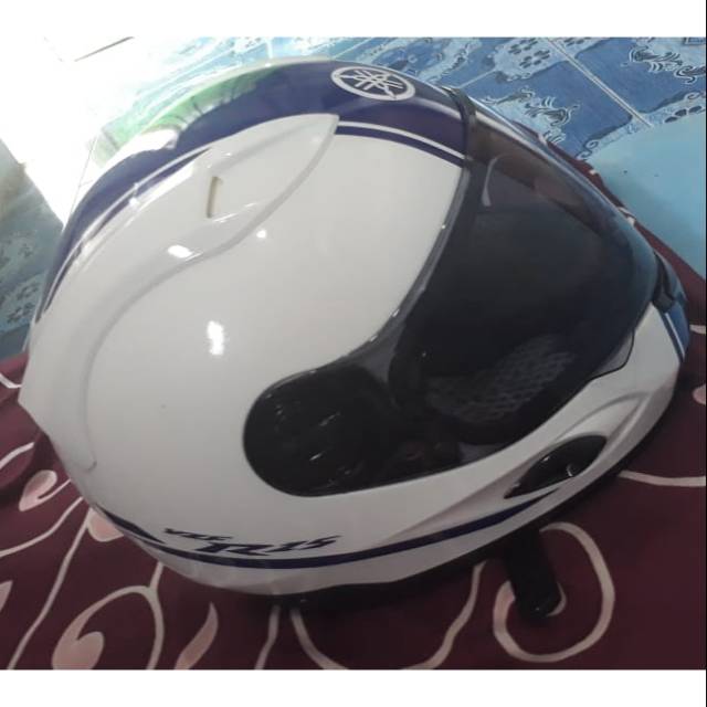 Helm yamaha online r25