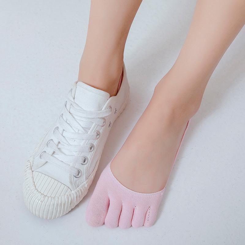  Kaos  Kaki  Jari Bahan Silikon Anti Slip Warna Invisible 