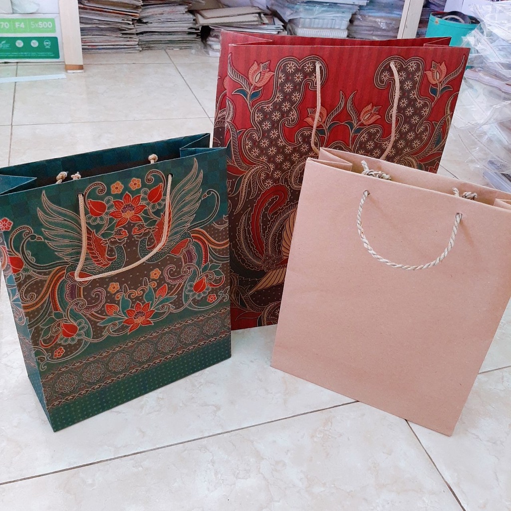 

( 1 pcs) Paper Bag / Tas Kertas Batik (Paper Bag) Alfa / paperbag