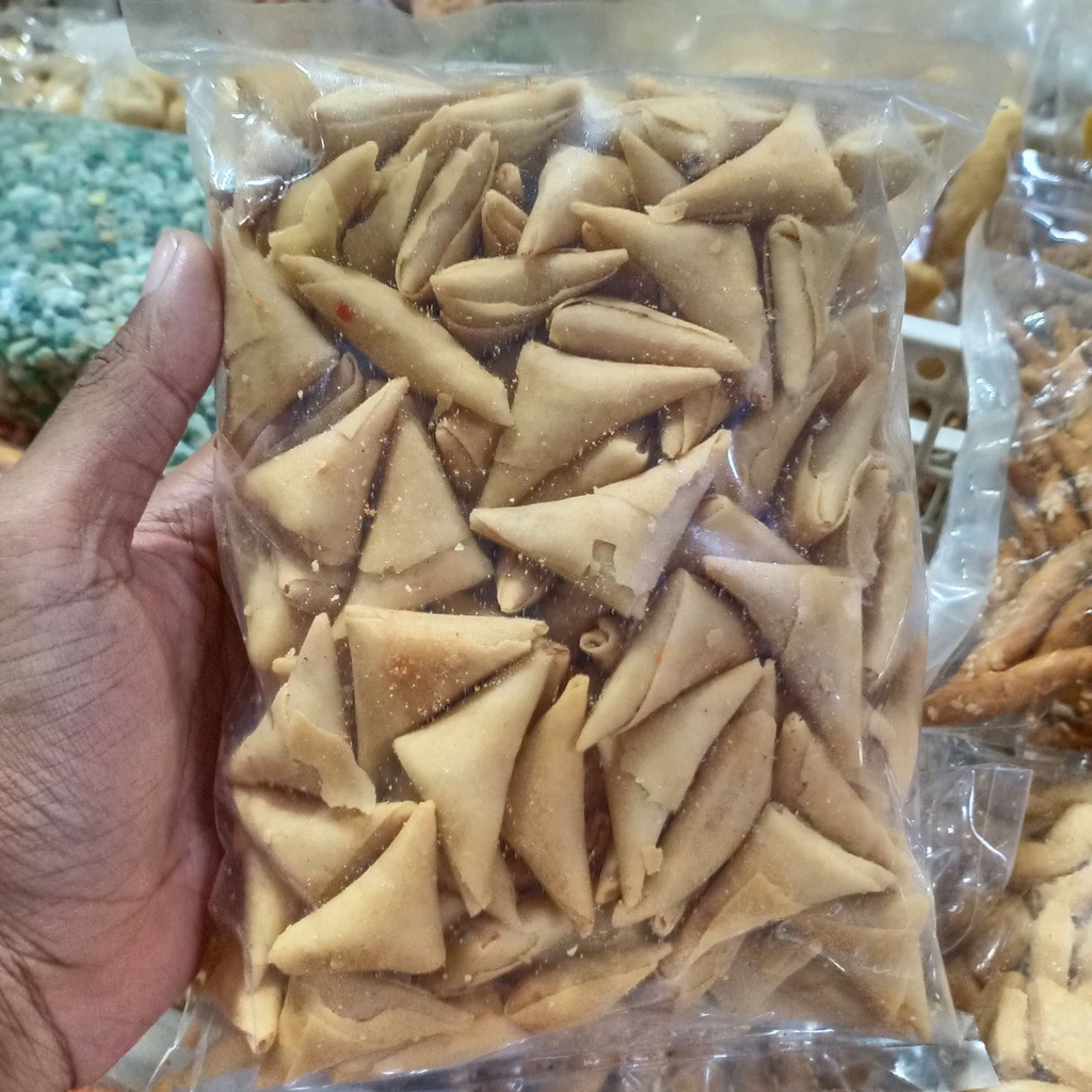 

Cemilan Kue Kering Samosa Super rasa Ayam Pedes Manis 500gr