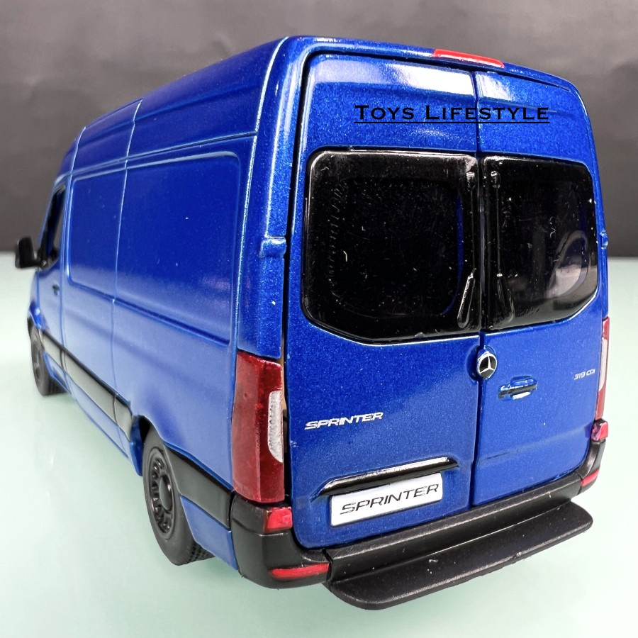 Mobil Kinsmart Diecast - Mercedes Benz Sprinter Skala 1:48