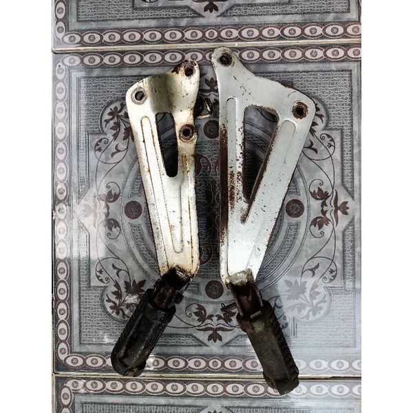 postep belakang barstep belakang Honda astrea  grand legenda