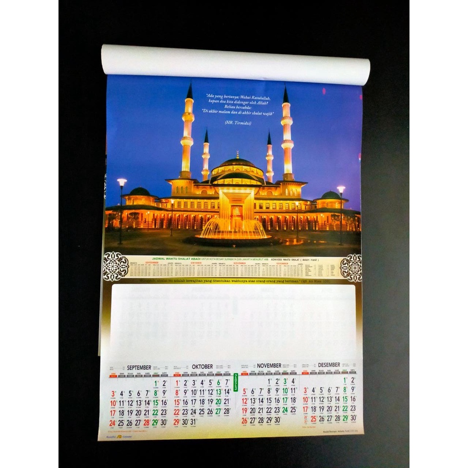 Kalender Dinding Kalender Caturwulan Tahun 2023 Motif Mesjid